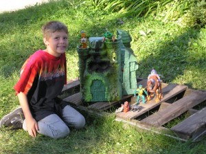 he-man-castle-of-greyskull-and-80s-action-figures