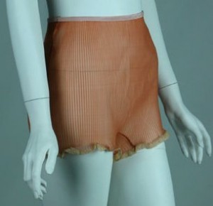 knife-pleated-lace-edge-panties-from-the-1930s