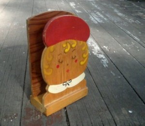 vintage-handpainted-wooden-napkin-holder