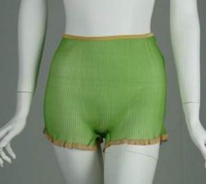 vintage-knife-pleated-lace-edge-green-panties