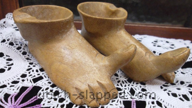 wooden feet ashtrays big toes